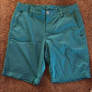 Men’s Under Armour blue green checked golf shorts sz 36 nice!